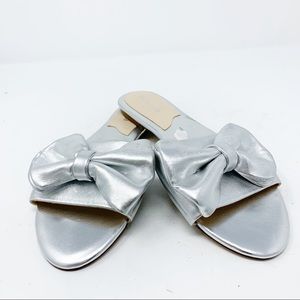 CHARLES DAVID 7.5 Sandals Silver Slipper Bow
